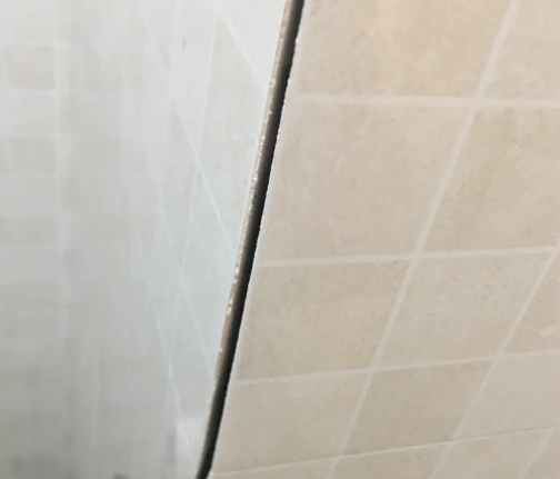 环翠瓷砖空鼓维修公司分享阳台瓷砖脱落的修复过程可以分为以下几个步骤